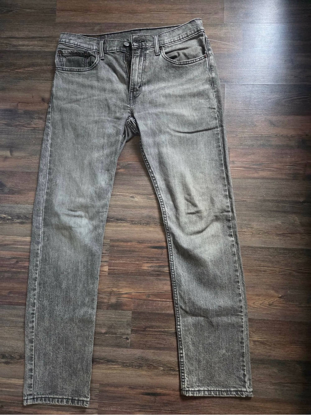 Levi's Slim Fit Jeans in Washed Gray